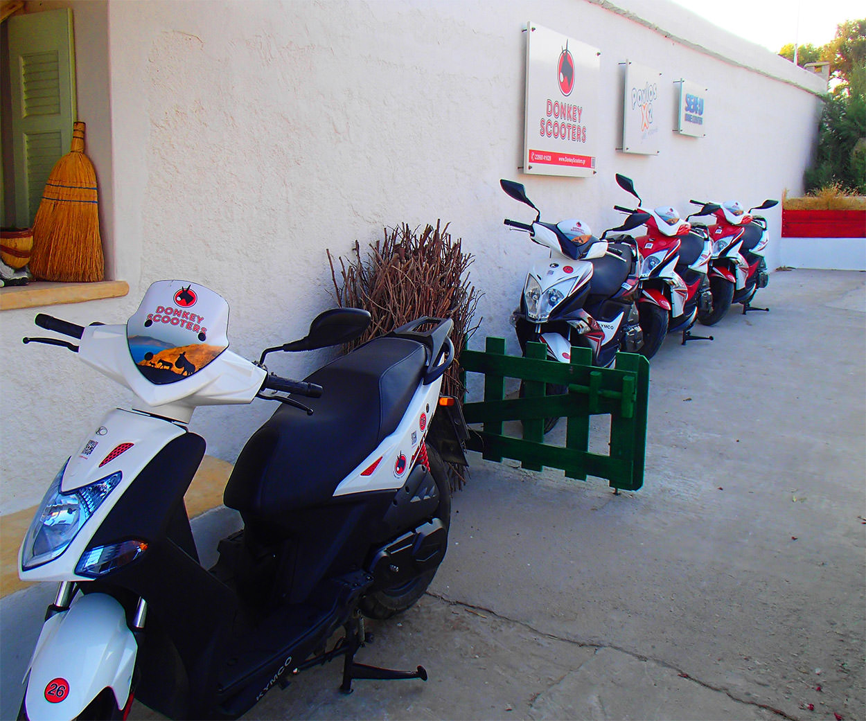 Pavlos x2 Folegandros - Donkey Scooters Rent a bike